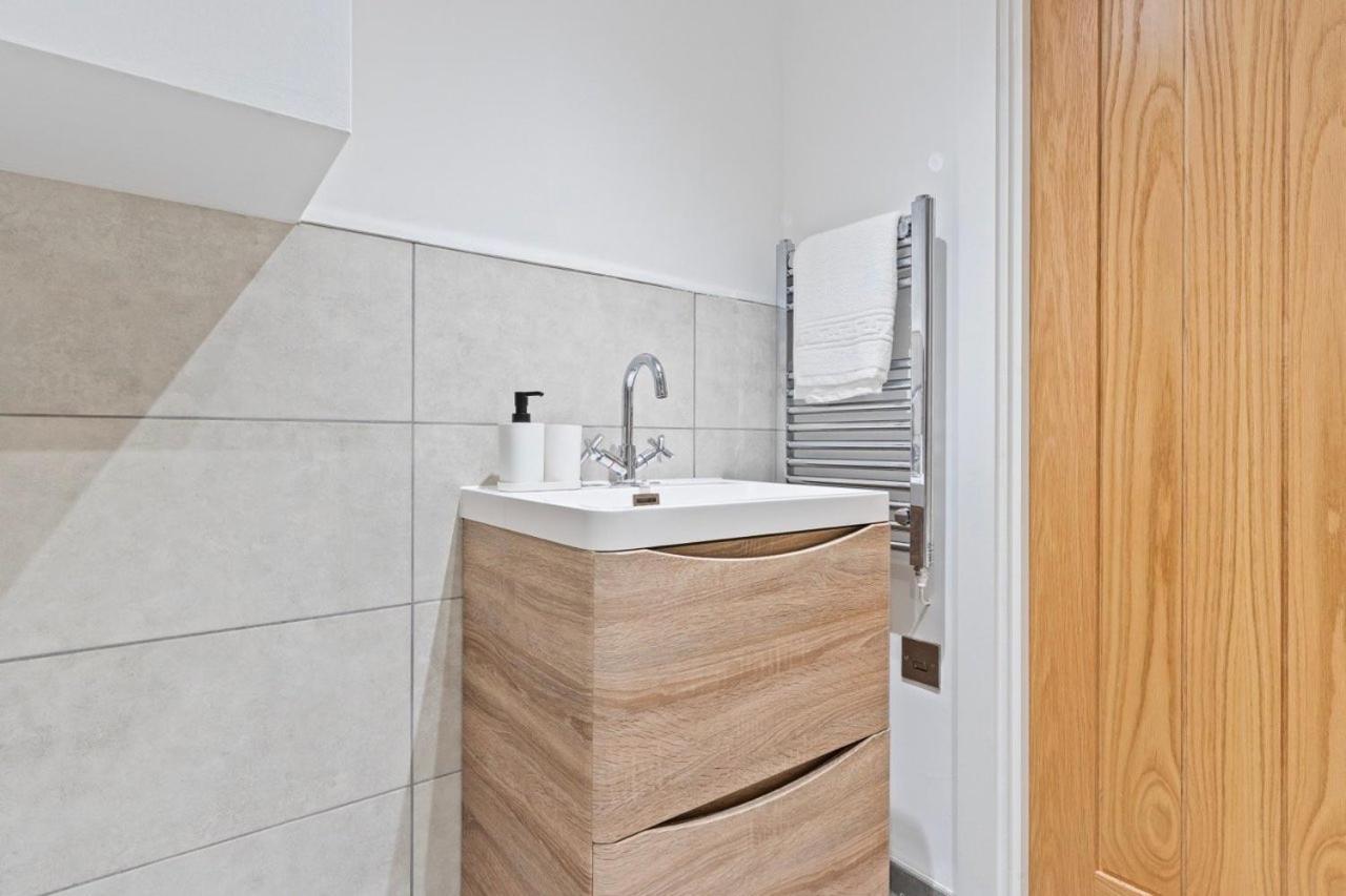 3 Bed Central Apt In Jewellery Quarter Apartment Birmingham