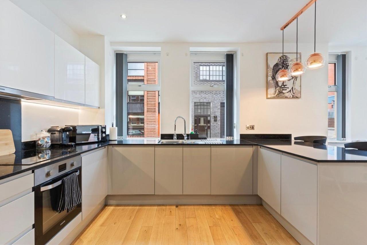 3 Bed Central Apt In Jewellery Quarter Birmingham